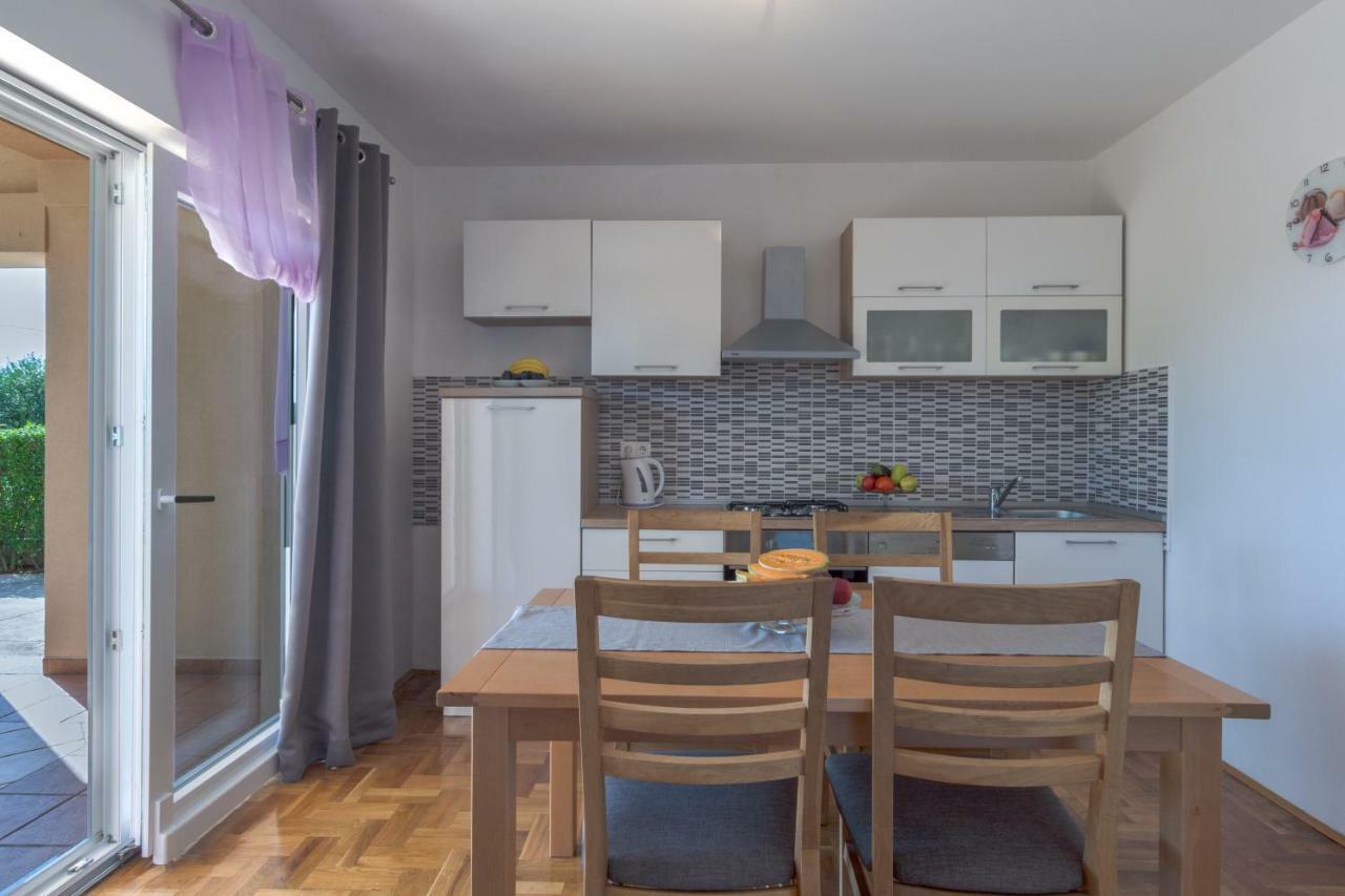 Apartments Lotus Sukošan Eksteriør bilde