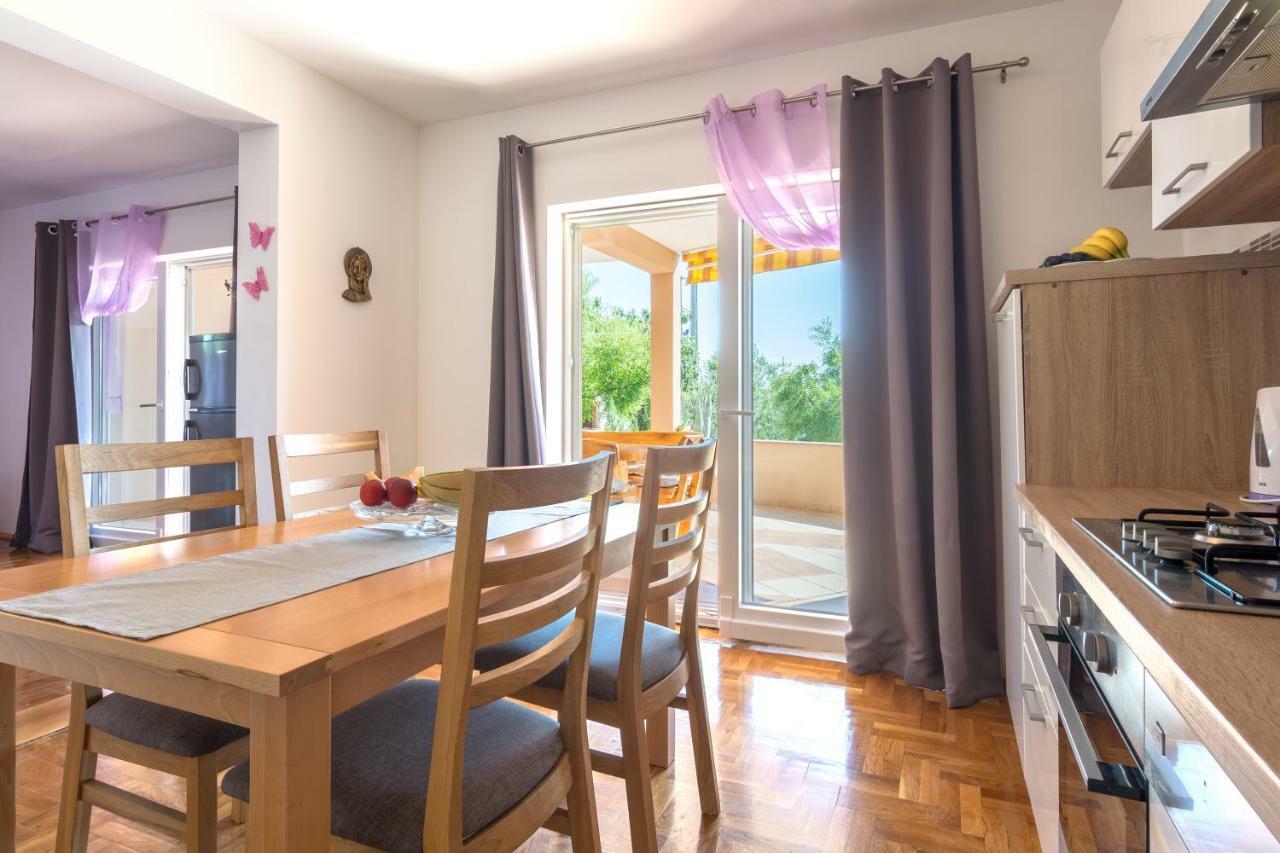 Apartments Lotus Sukošan Eksteriør bilde