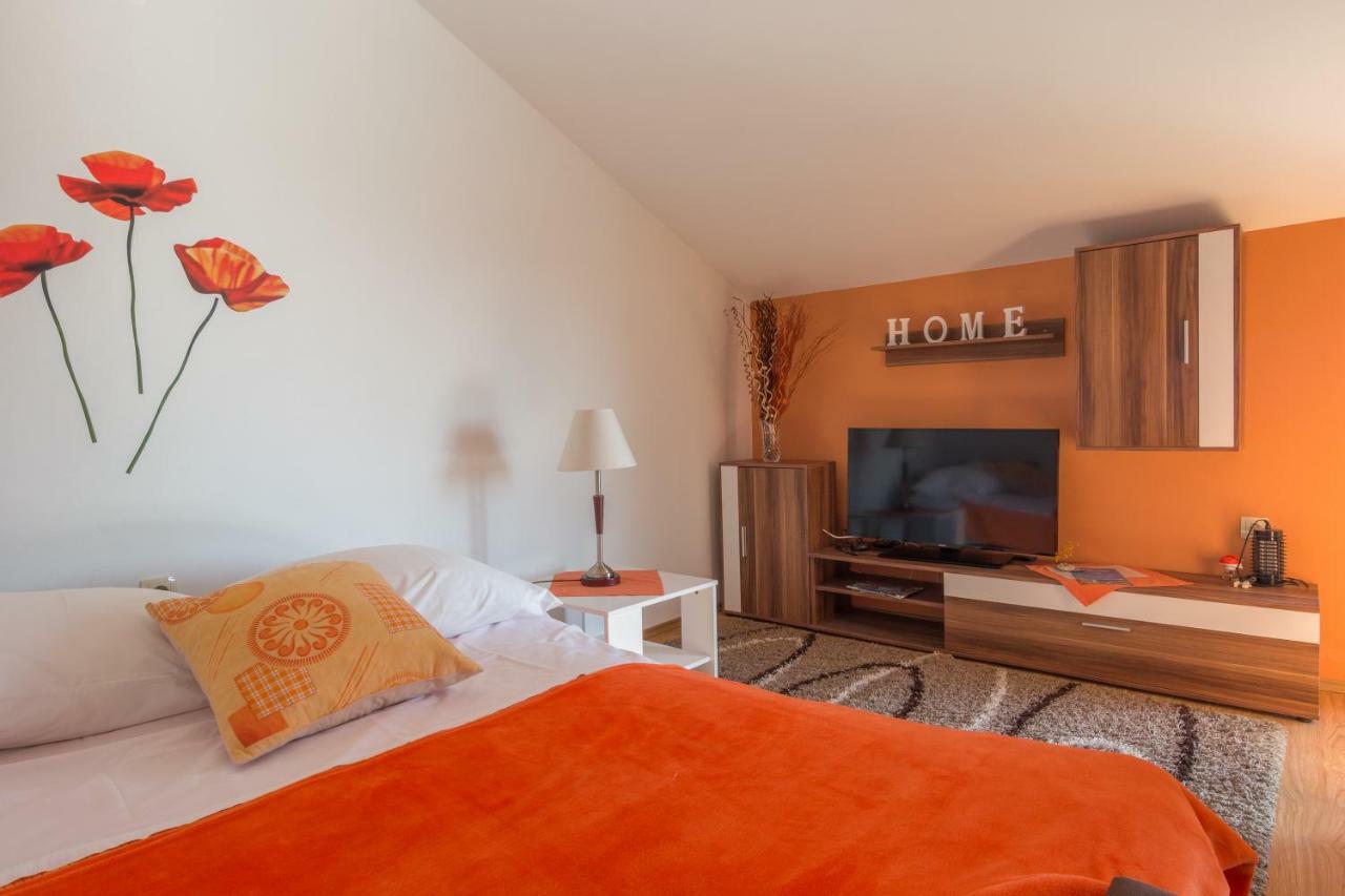 Apartments Lotus Sukošan Eksteriør bilde