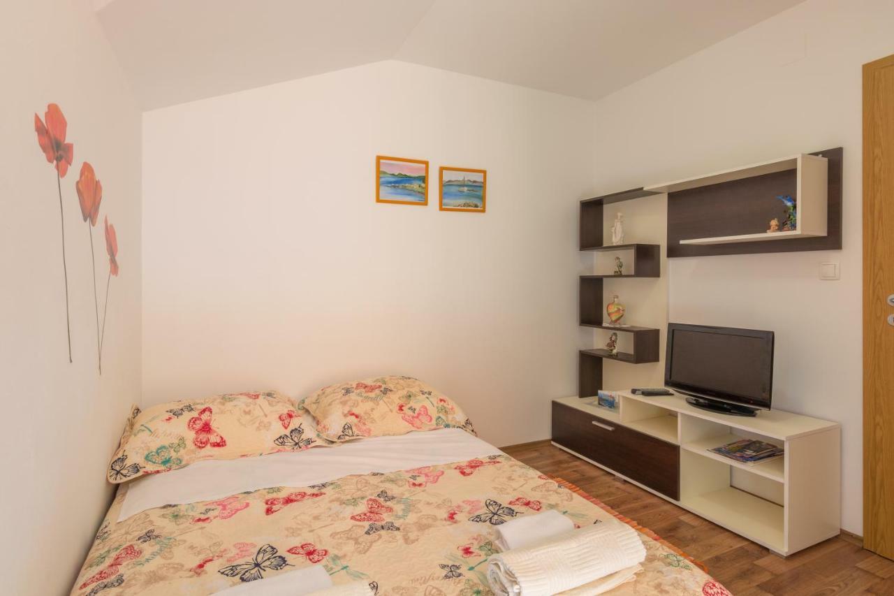 Apartments Lotus Sukošan Eksteriør bilde